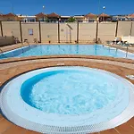 Villa Private Terrace - Parking - Pool