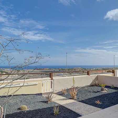 Private Terrace - Parking - Pool 别墅 *